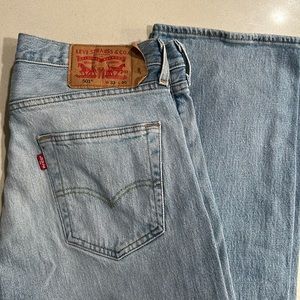 501 Levi’s size 33x30, gently used.